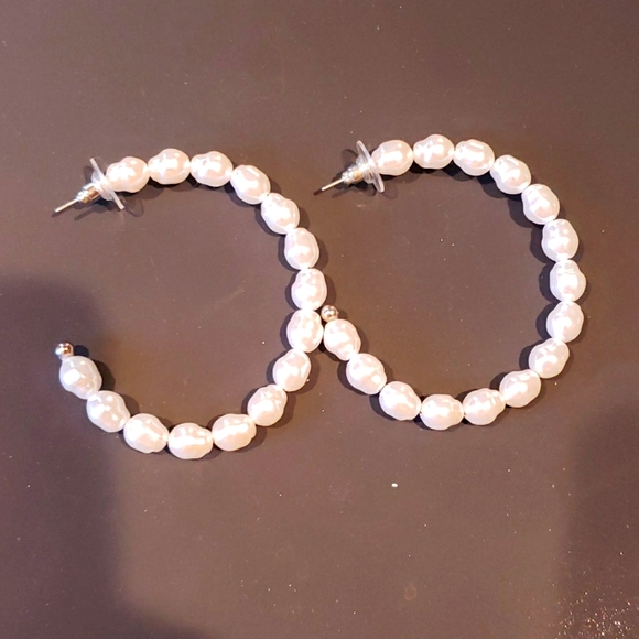 Jewelry - Untested pearl earrings